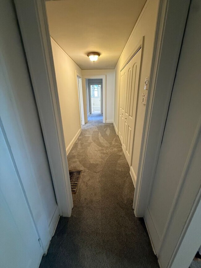 Building Photo - 0011