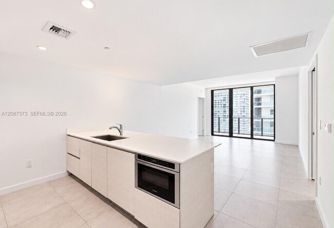 Building Photo - 1300 S Miami Ave