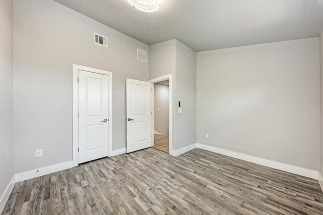 Building Photo - 5308 Downs Dr