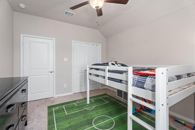Building Photo - 2221 Hay Field Ct