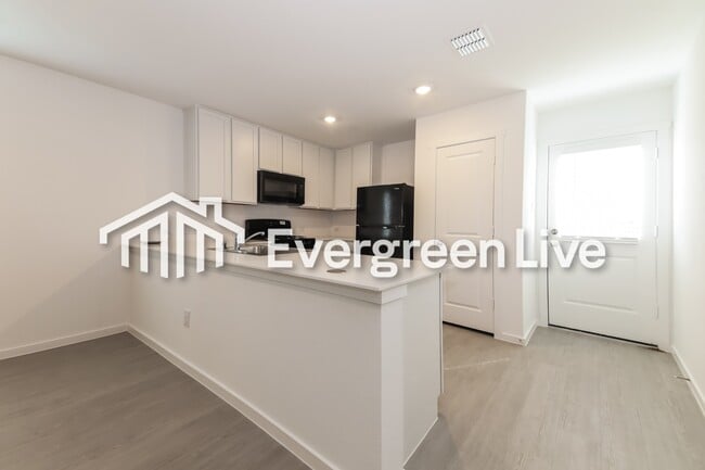 Building Photo - 2125 Sulky Ln