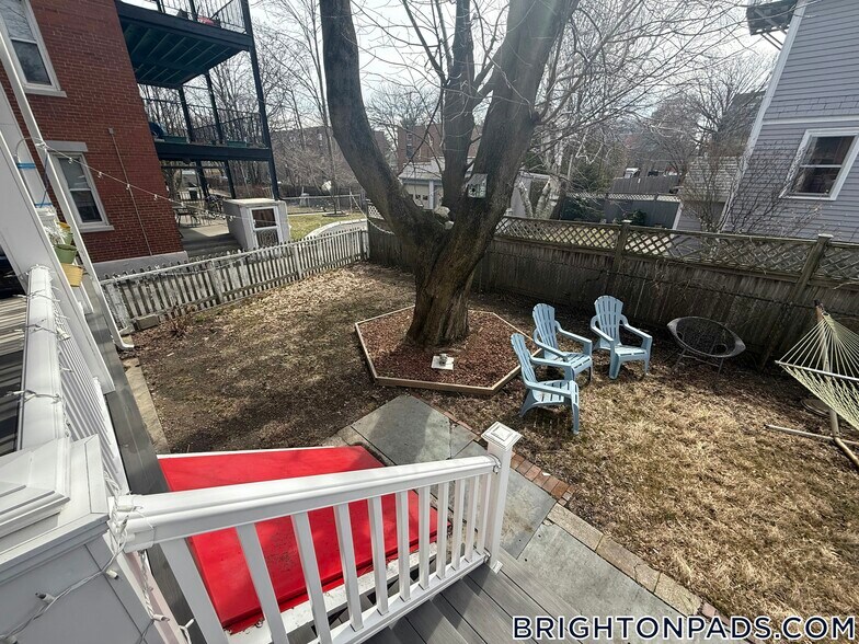 Building Photo - 29 Waverly St