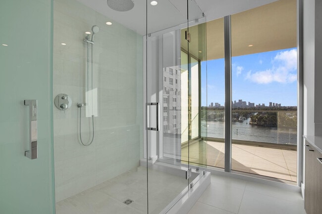 Building Photo - 153 N Seabreeze Blvd