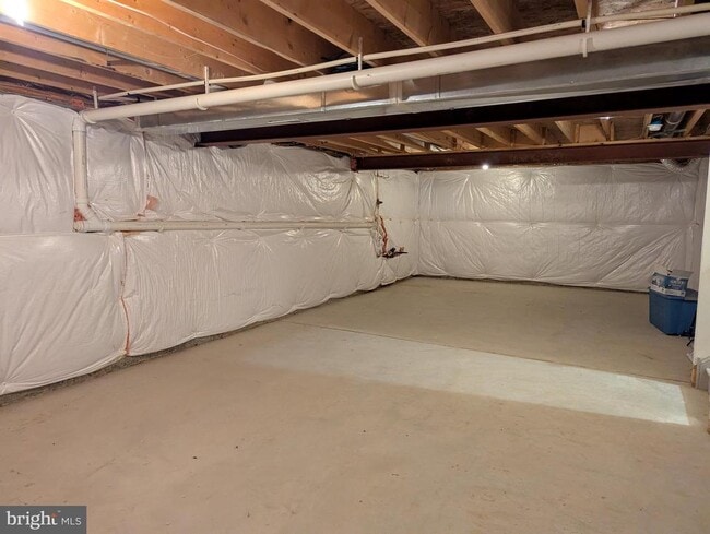 Building Photo - 14 Violet Ct