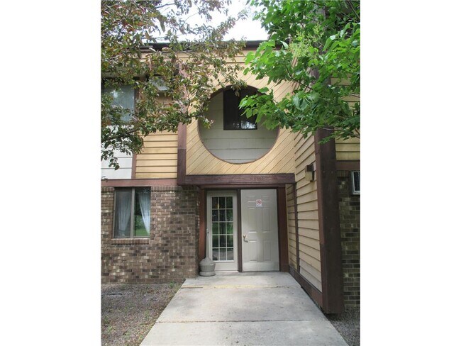 Building Photo - 701 N 7th St