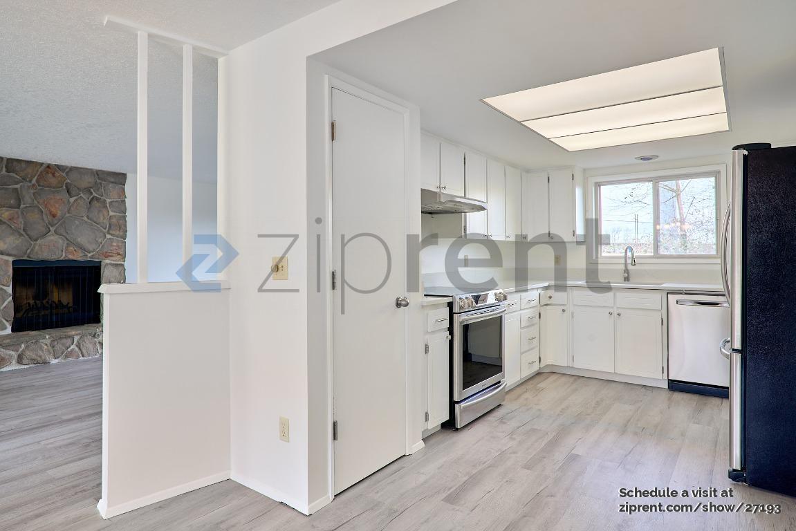 Building Photo - 4547 NW Tumalo Ct