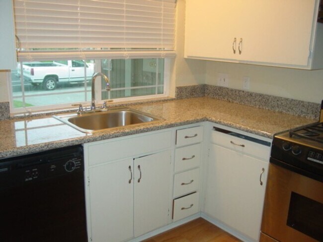 Building Photo - Coming Soon!   Nice 3 bedroom 2 bath home in Rancho Cordova