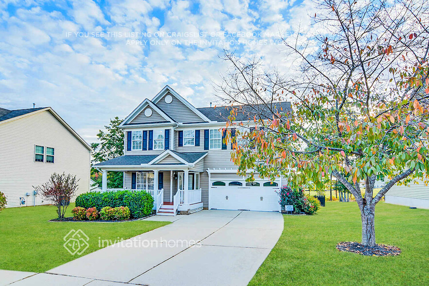 Building Photo - 195 Clubhouse Dr