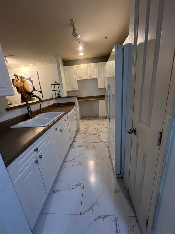 Building Photo - 4221 W Spruce St