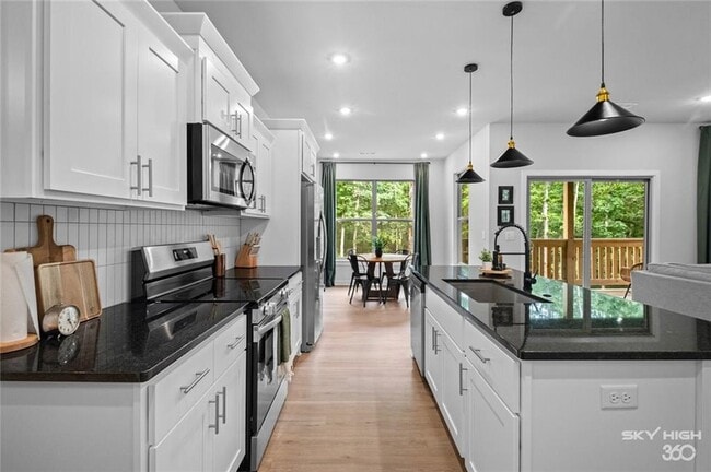 Building Photo - 3 Kilham Ln