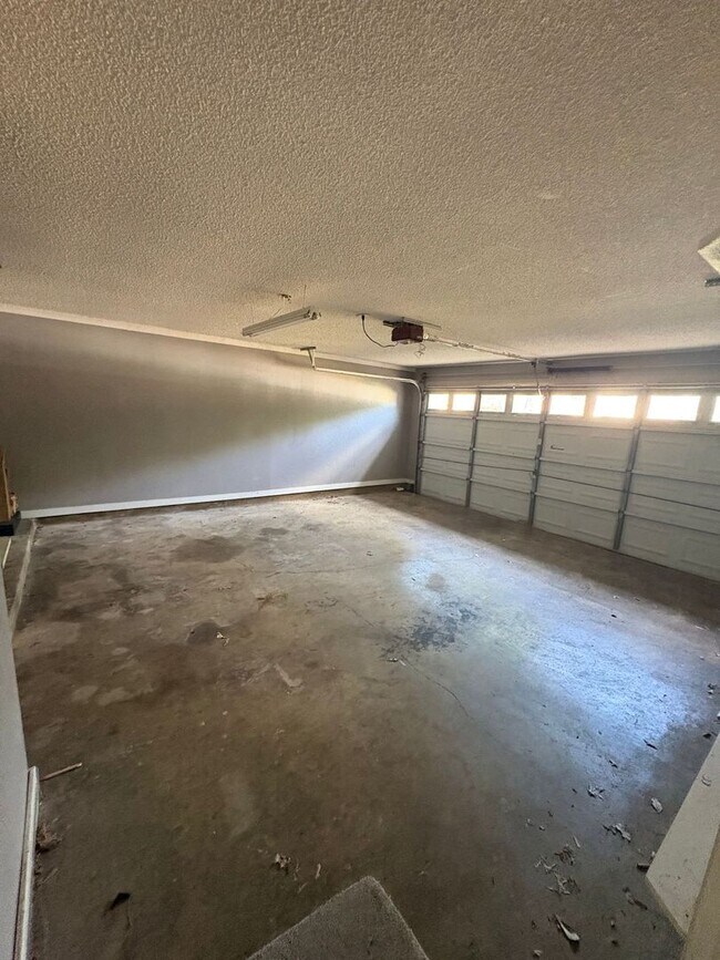 Building Photo - Spacious and well-maintained home located in the heart of Arlington!