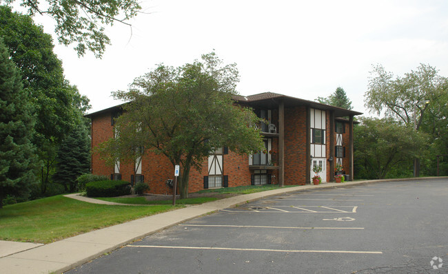 Primary Photo - Granada Court