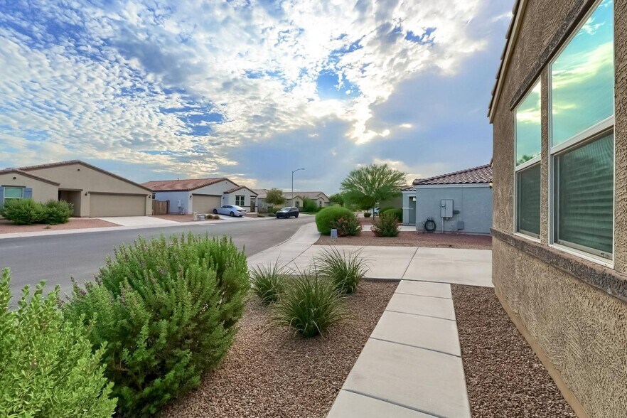 Building Photo - 1754 Grenadine Rd