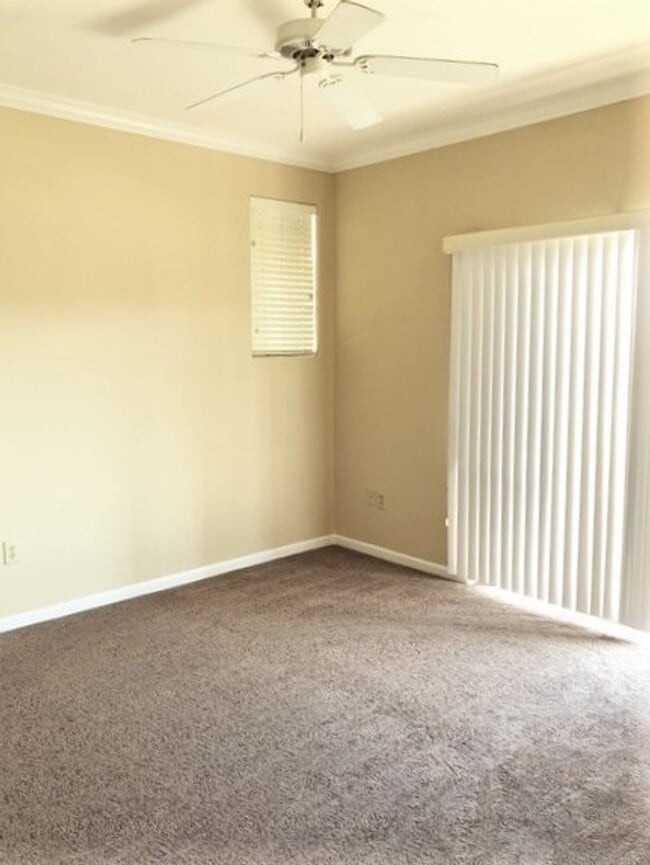 Building Photo - Spacious 1 Bedroom Condo in North Central Phoenix!
