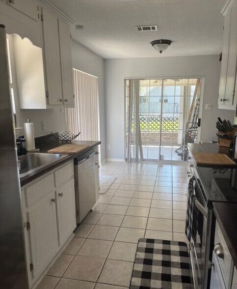 Building Photo - 957 Rustwood Dr