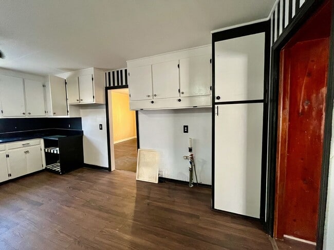 Building Photo - Great 3 bed home ready to move in