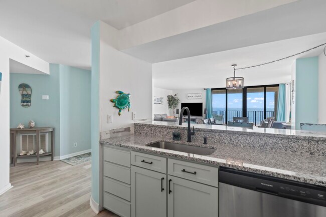 Building Photo - 1425 S Ocean Blvd