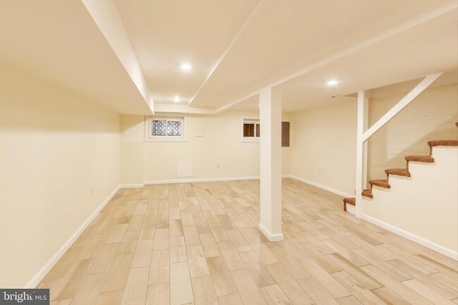 Building Photo - 628 Madison St NW