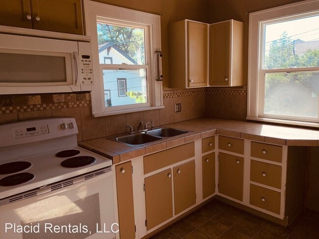 Building Photo - 3 br, 1.5 bath House - 10 17th St N