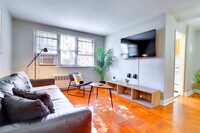 Building Photo - 1420 W Abingdon Dr