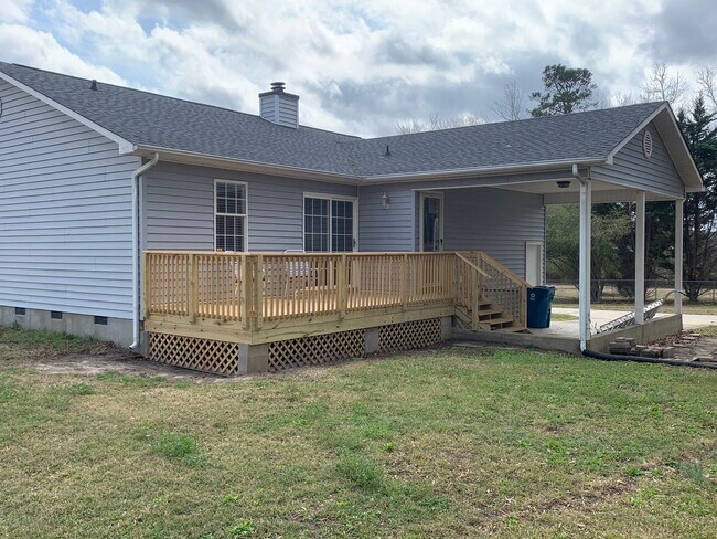 Rear Deck - 106 Whitaker Ct