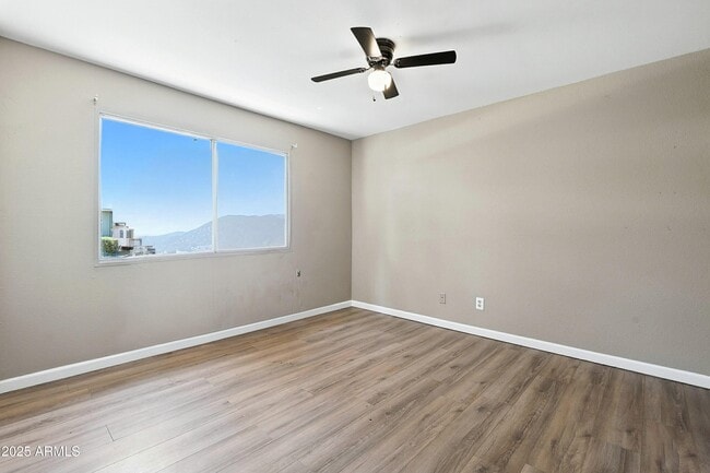 Building Photo - 2645 W Elm St