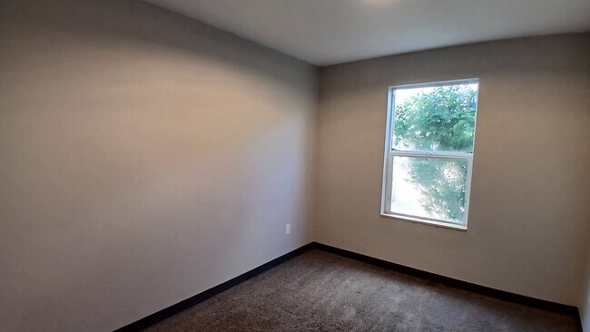 Building Photo - 60 Miller Ave SW