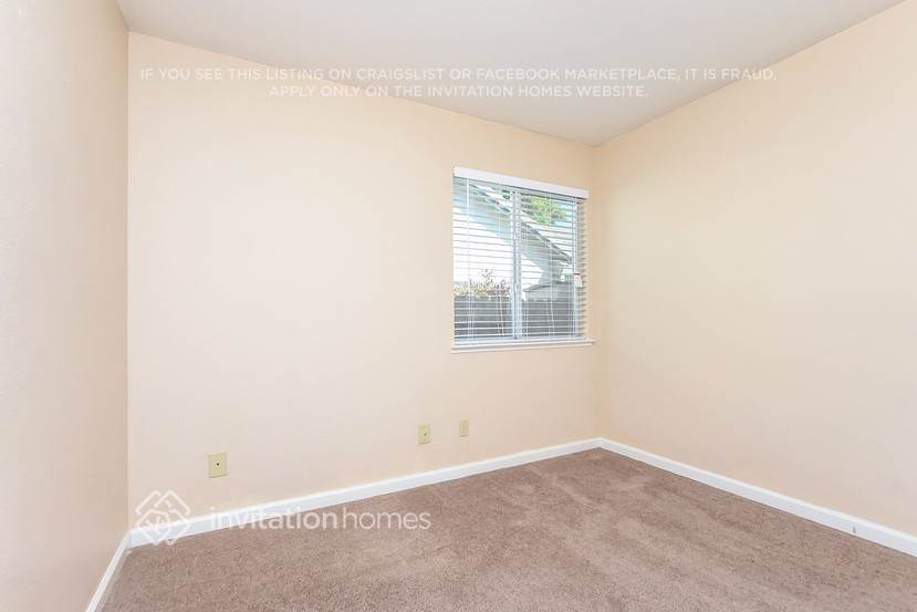 Building Photo - 8441 Solitude Ct