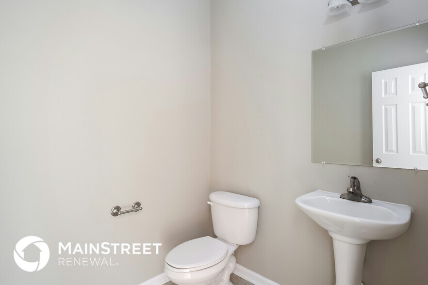 Building Photo - 1903 Lees Chapel Rd