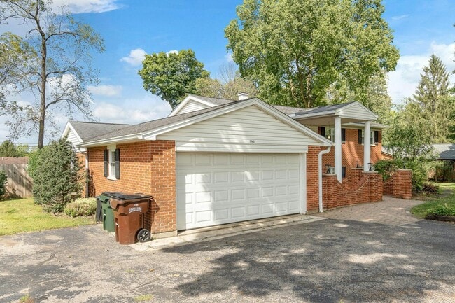 Building Photo - 2045 La Grange Rd