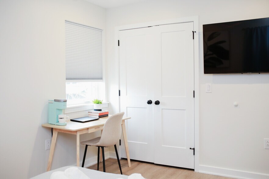 Bedroom 303 - 3814 Hamilton St