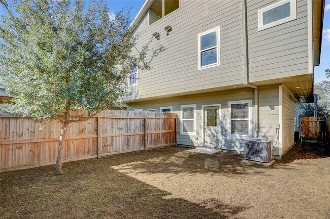 Building Photo - 1045 Marcolin St