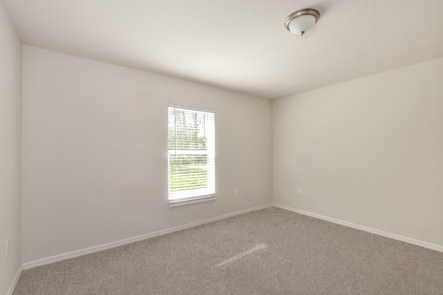 Building Photo - 30 Perthshire Ln