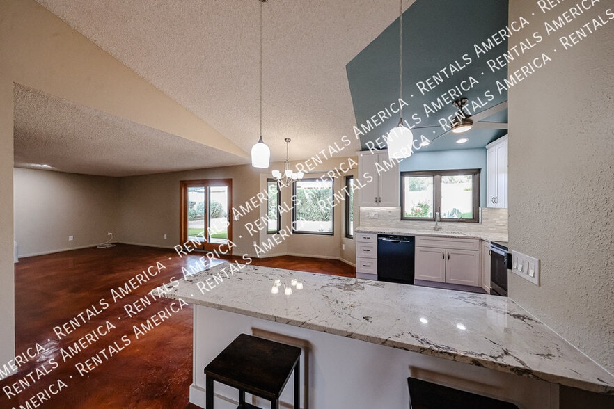 Building Photo - 10438 S 45th Pl