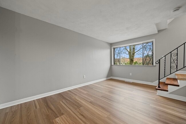 Building Photo - 68 Sterling Ln