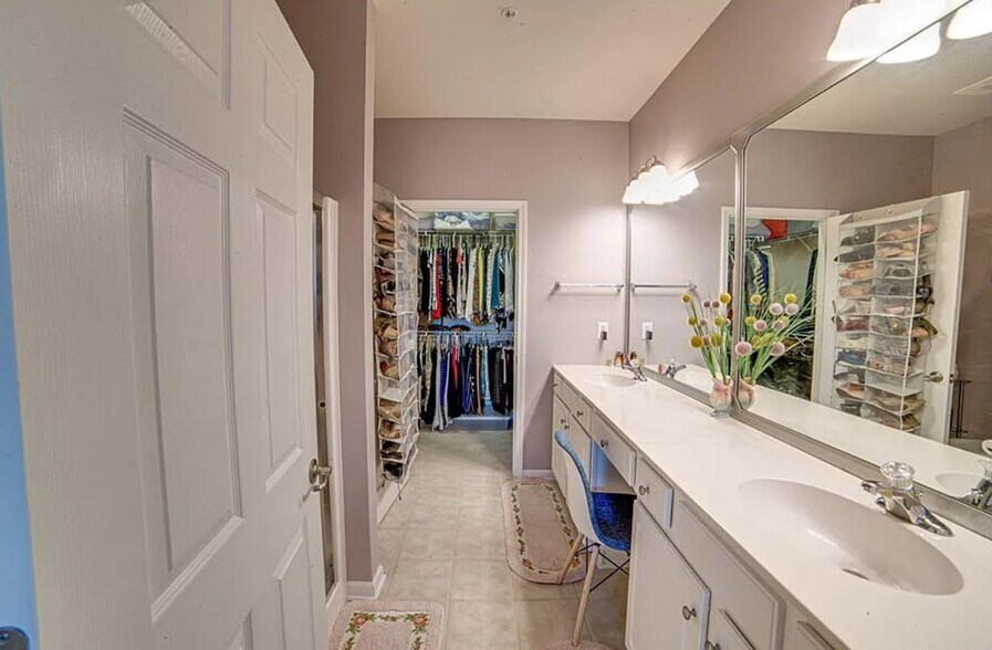 Building Photo - 14827 Santa Lucia Dr