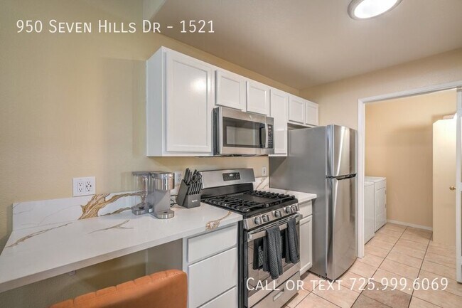 Building Photo - 950 Seven Hills Dr