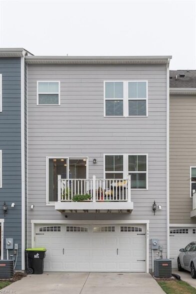 Building Photo - 605 Brickell Chase