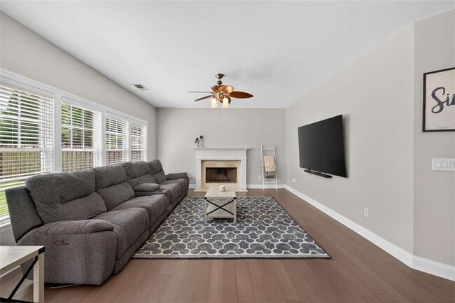 Building Photo - 7819 Brass Lantern Dr