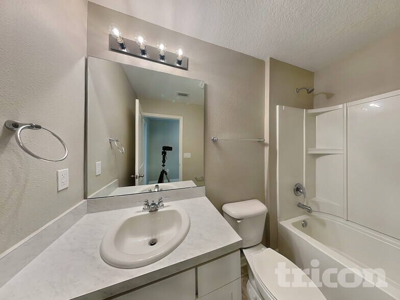 Building Photo - 2096 James Wilson Wy