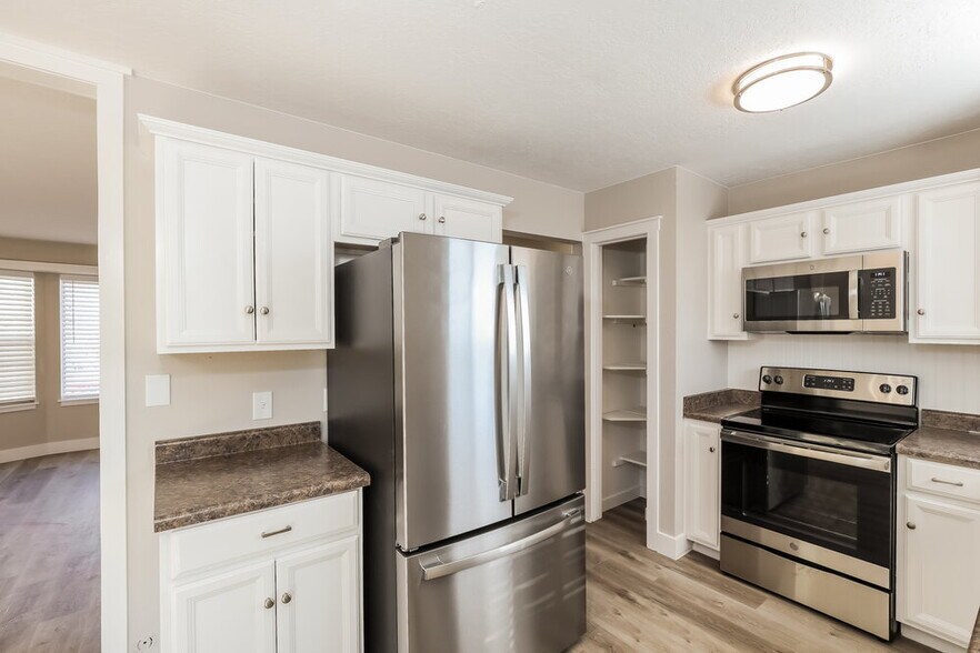 Building Photo - 5575 Snapdragon Cove