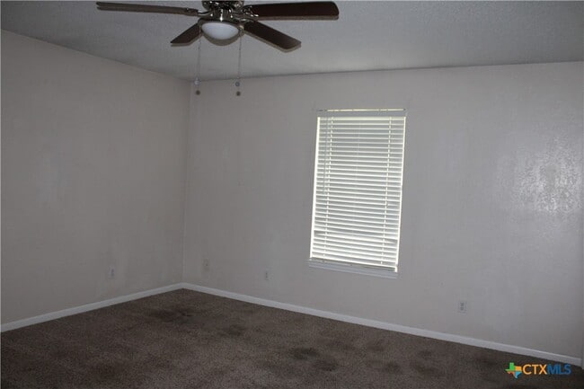 Building Photo - 2226 University Dr