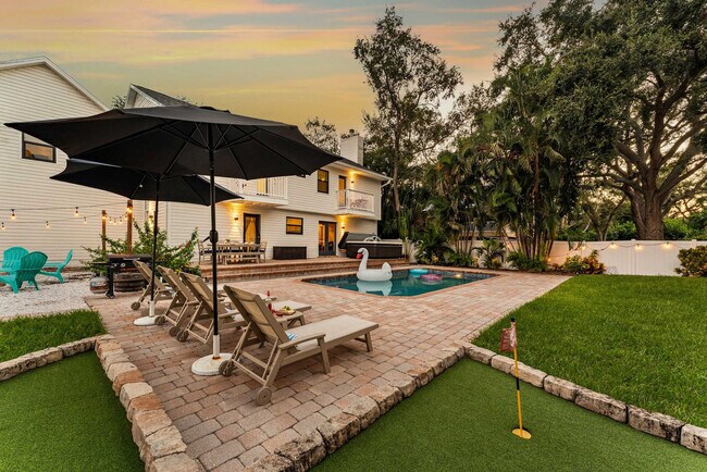 Building Photo - 12833 Poinsettia Ave