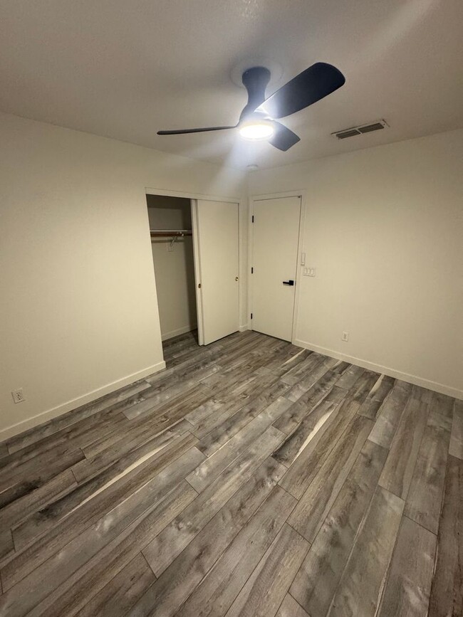 Building Photo - 9155 W Villa Rita Dr