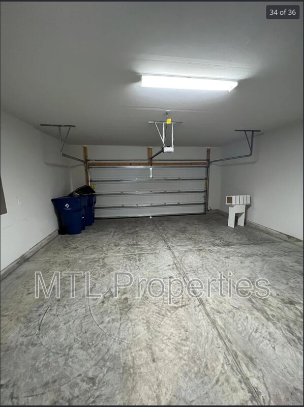 Building Photo - 2011 Weddington Pointe Dr
