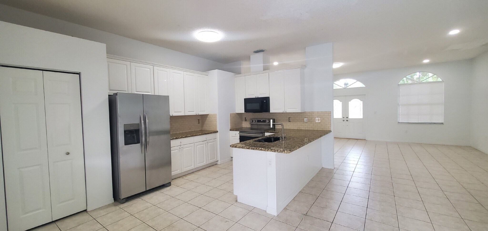 Building Photo - 420 SE 23rd Ln
