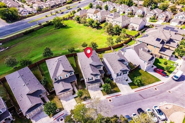 Building Photo - 815 Sandhill Branch Dr