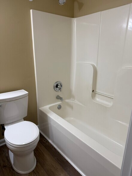 Building Photo - 106 Aiden Ct