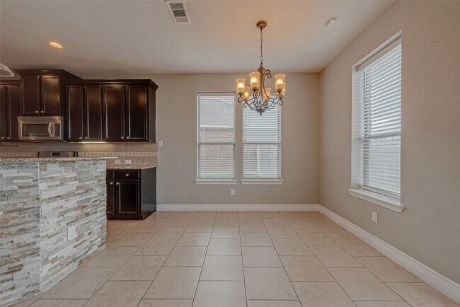 Building Photo - 7710 Eastwood Lake Ln