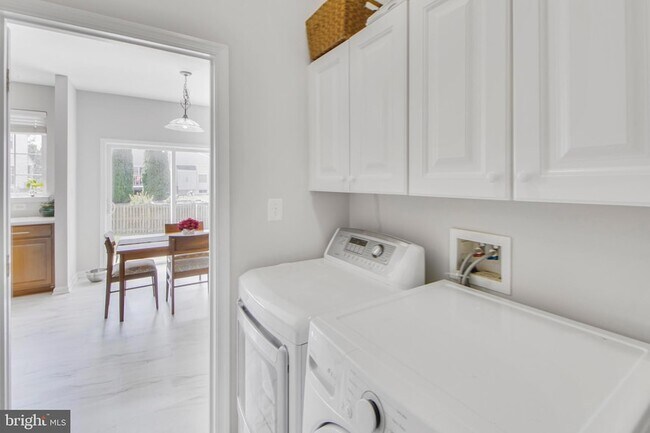 Building Photo - 115 Richard Dr SE